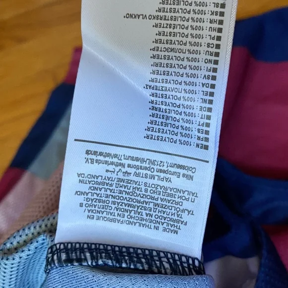 NWT Authentic Barcelona Qatar Airways Jersey size M - Picture 6 of 8